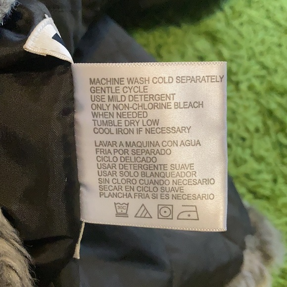 Faux Fur Winter Vest *REVERSIBLE - Picture 8 of 8